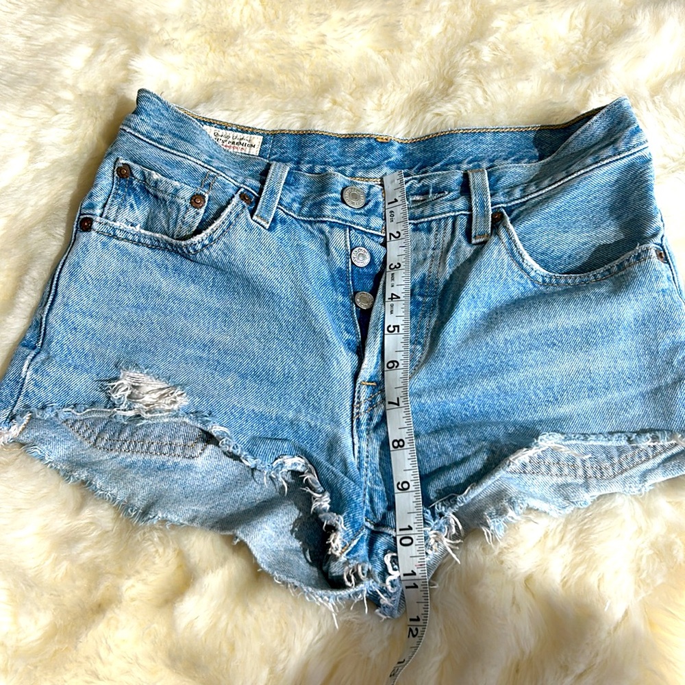 Levi's 501 Blue Jean Shorts Classic Distressed Cut-offs Size 24 Waist - Picture 7 of 8